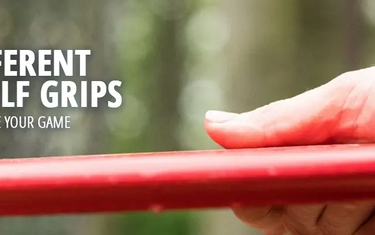 A disc golfer gripping the disc golf with their right hand.